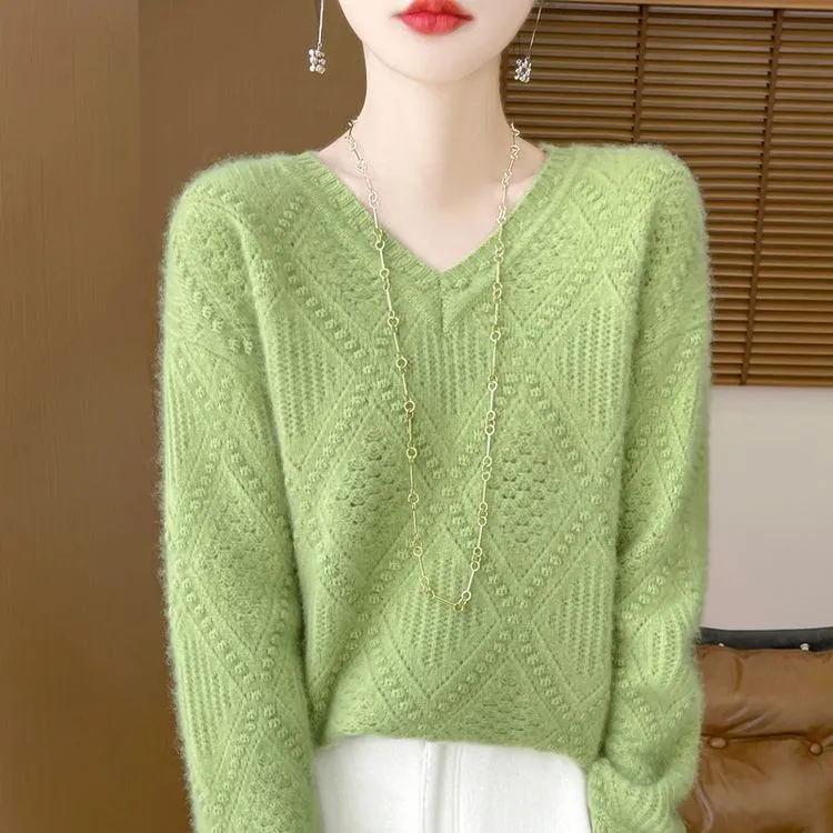 软糯羊毛衫 V 领毛衣 复古绞花设计感秋季外穿针织衫宽松打底衫女