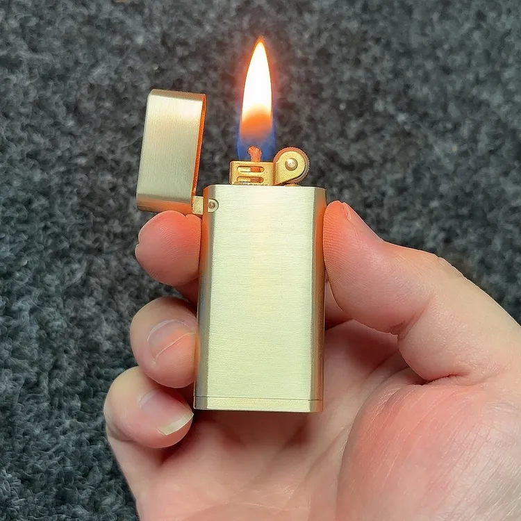 薄款黄铜砂轮煤油打火机 轻薄黄铜雕刻打火机 一体雕刻打火机包邮