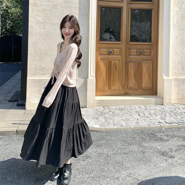 针织镂空罩衫黑色吊带洋装女春秋2025新款两件套温柔风爆款流行