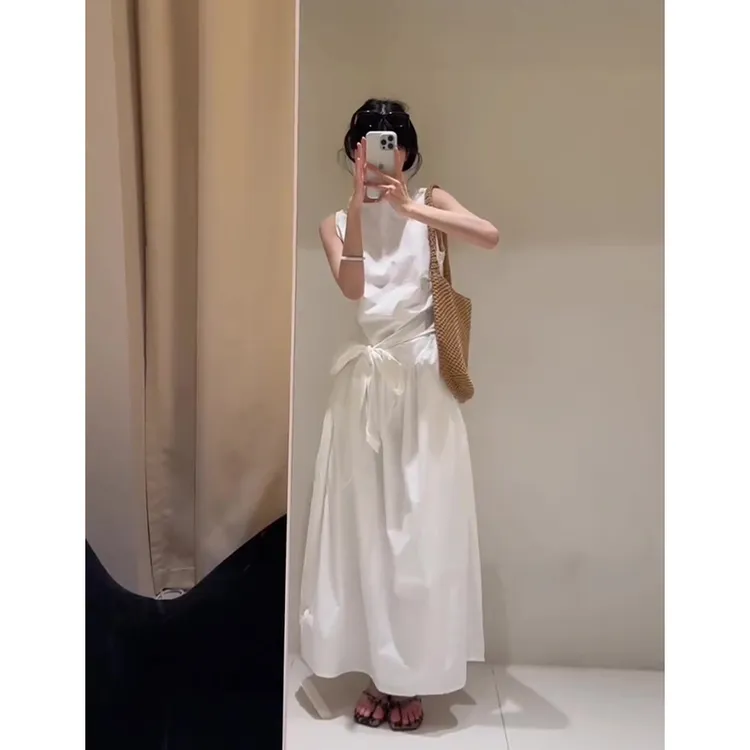 背心连衣裙女2025夏季新款法式气质无袖设计感收腰显瘦中长款裙子