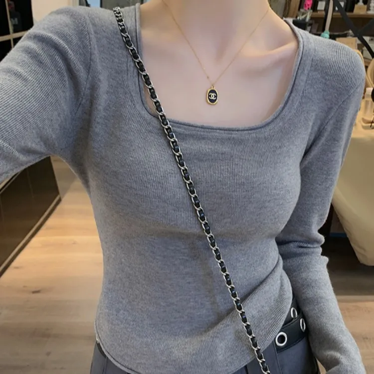 早冬季灰色内搭打底衫女生设计感小众修身显冬季学生毛衣开衫