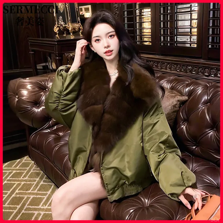 2025年冬季日常保暖质感时尚轻奢风大毛领高级显气质羽绒服外套女