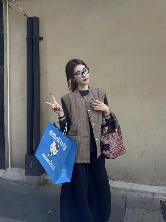 复古叠穿气质套装女秋季2025新款百搭打底衫马甲阔腿裤子三件套