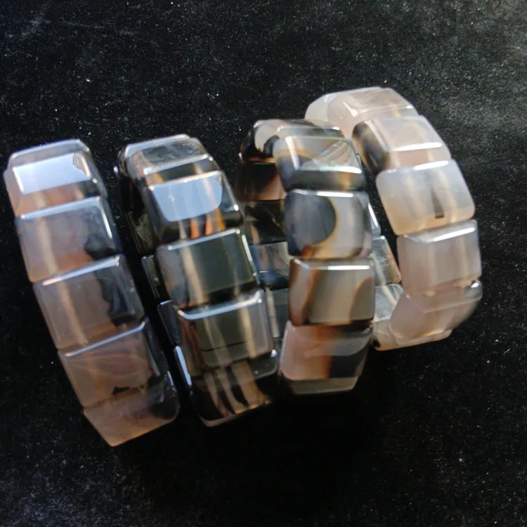 天然玛瑙手牌，品质不错，随机发货