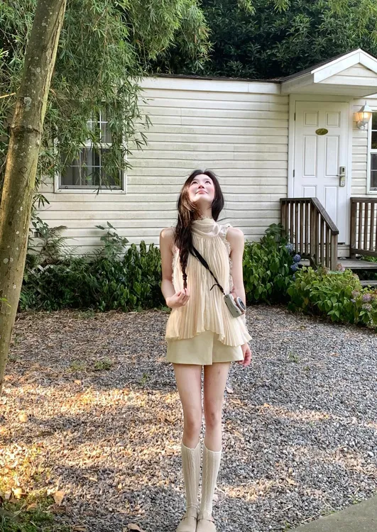 夏季纯欲风辣妹性感短袖显瘦上衣法式小众甜美百褶气质高腰短裤女