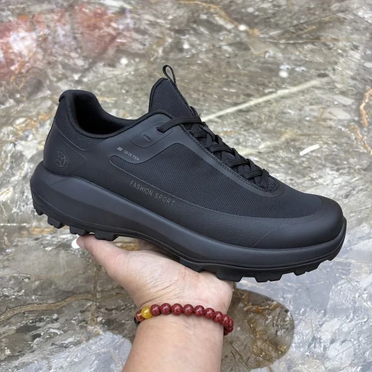 2025秋冬新款男士休闲鞋简约舒适百搭轻便男鞋加棉保暖舒适运动鞋