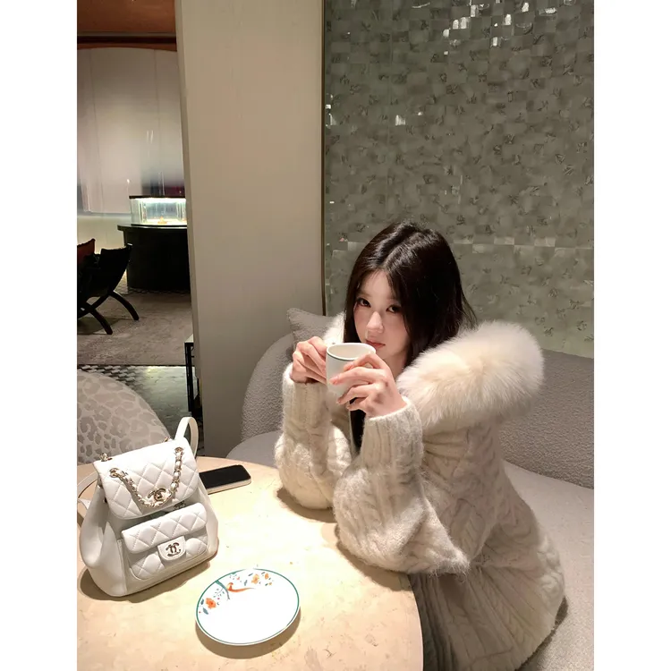 温柔甜美慵懒风设计感毛领连帽毛衣外套女2025秋冬新款减龄感上衣