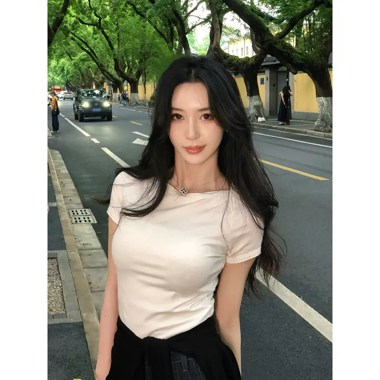 菠萝宝宝yuna【她曼】纯色简约一字领插肩袖花边直角肩短袖T恤YG12