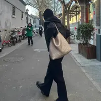 博主同款编织腋下包！ins百搭大容量通勤包