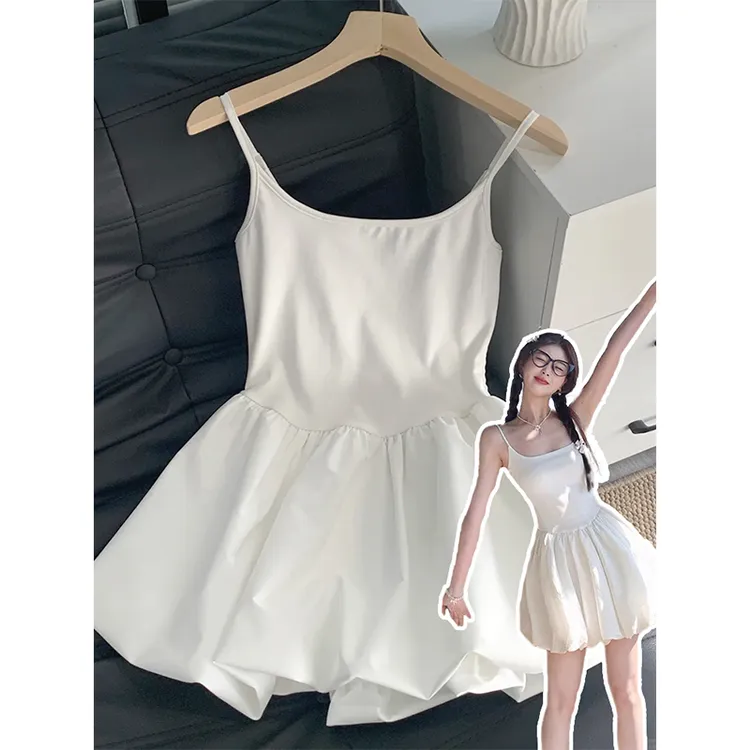 白色吊带连衣裙女2025新款初夏穿搭花苞裙法式夏季收腰小个子短裙