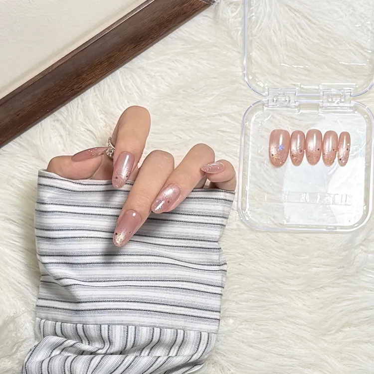 【霓虹枕星中短尖圆】简约短裸色纯手工穿戴甲高级显白日常通勤百搭