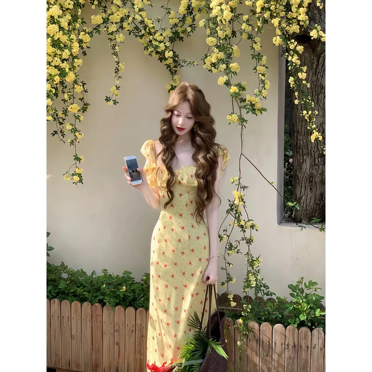 2025新款设计感小野春和法式碎花木耳边蕾丝领自带奶酪黄连衣裙