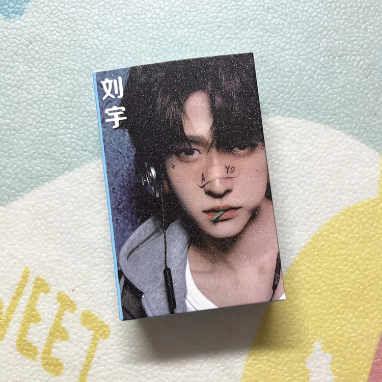 刘宇周边小卡55张自制个人照片写真集镭射闪卡收藏小卡片礼物