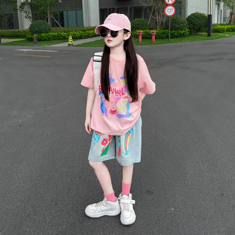 女童夏季2025新款洋气时髦打底上衣短袖宽松休闲T恤牛仔短裤套装