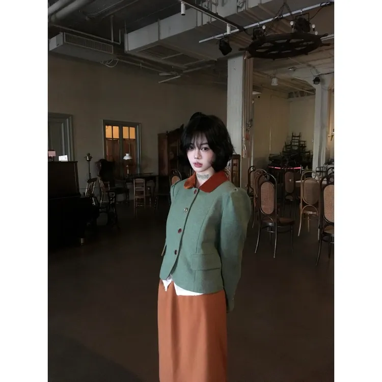 小香风套装裙冬装老钱风高级感修身短款外套高腰显瘦半身裙两件套