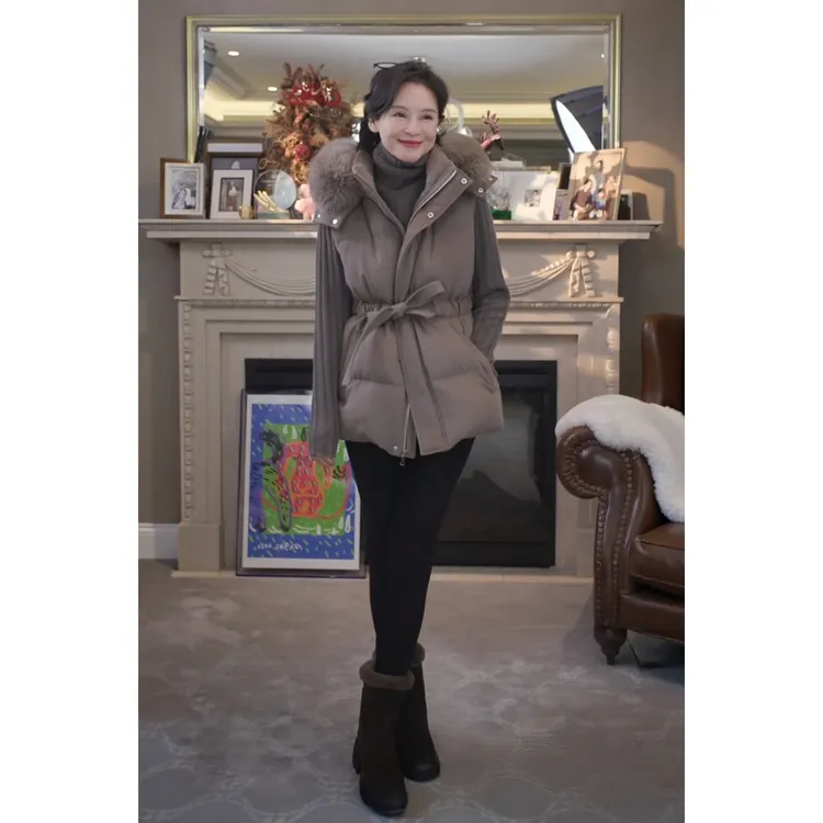 我是摩羯 柏林雪夜 90白鹅绒狐狸毛领收腰保暖中长款羽绒马甲