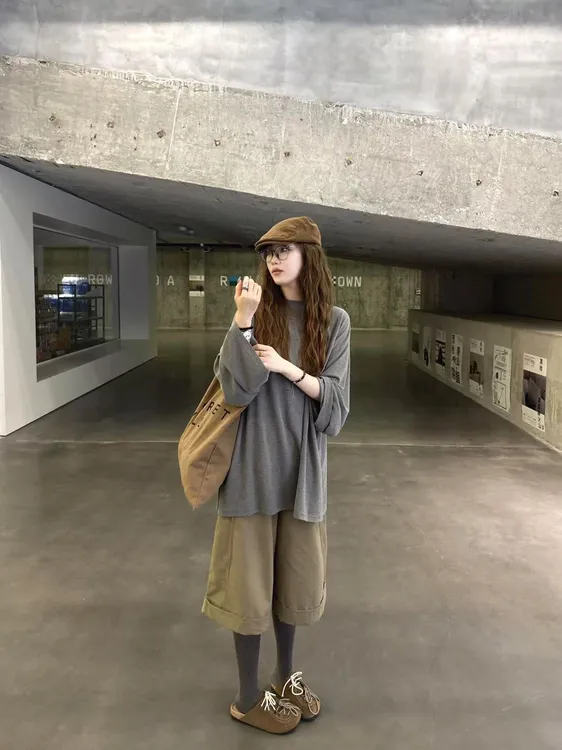 2025早秋新款气质慵懒松弛感宽松圆领T恤防晒长袖上衣百搭阔腿裤