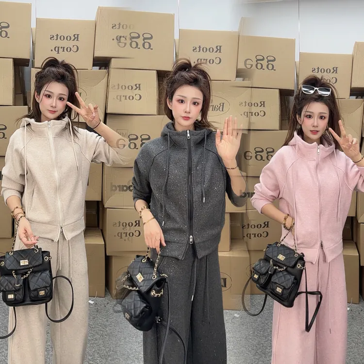 现货】（懒人冬日满天星）冬季新款加绒500g加厚连帽套装女