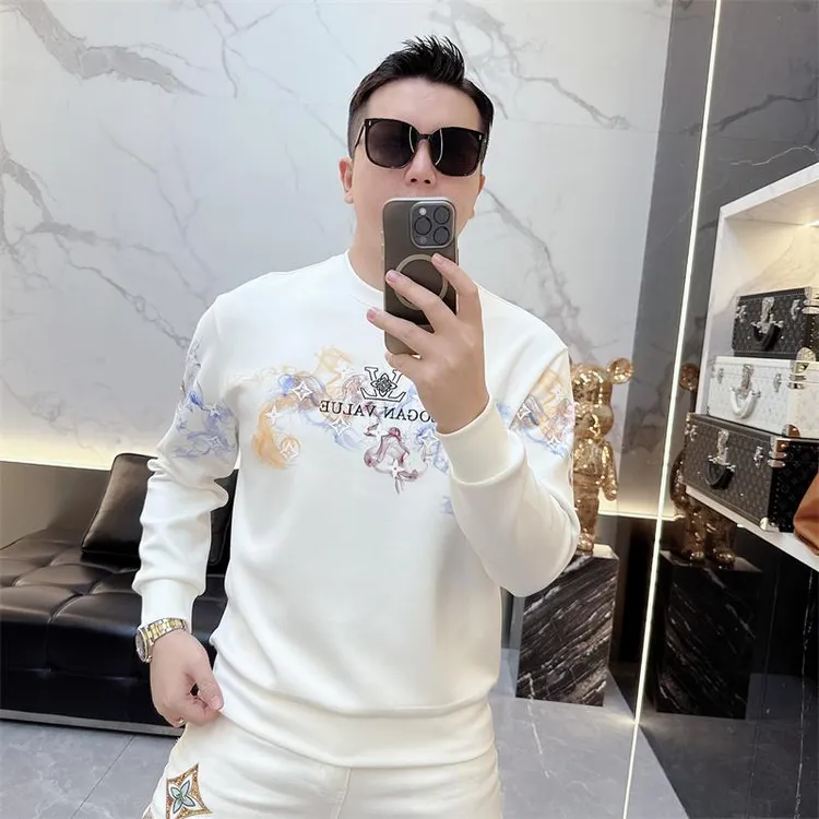 2025秋冬新款男士潮流时尚休闲印花字母徽章时尚修身男士长袖卫衣