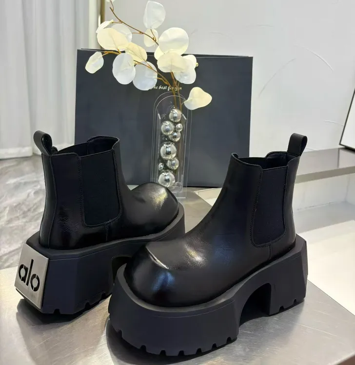 唐小肉常规厚底马丁靴百搭女靴欧若智性风百搭短靴790-2