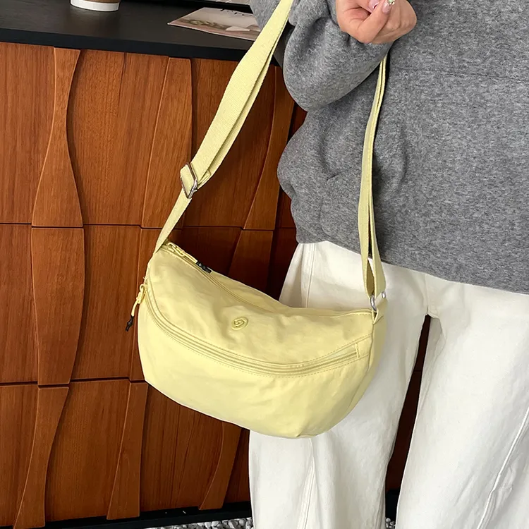 捷朗仕2025新款多巴胺牛津布百搭单肩斜挎包女尼龙轻便小众马鞍包
