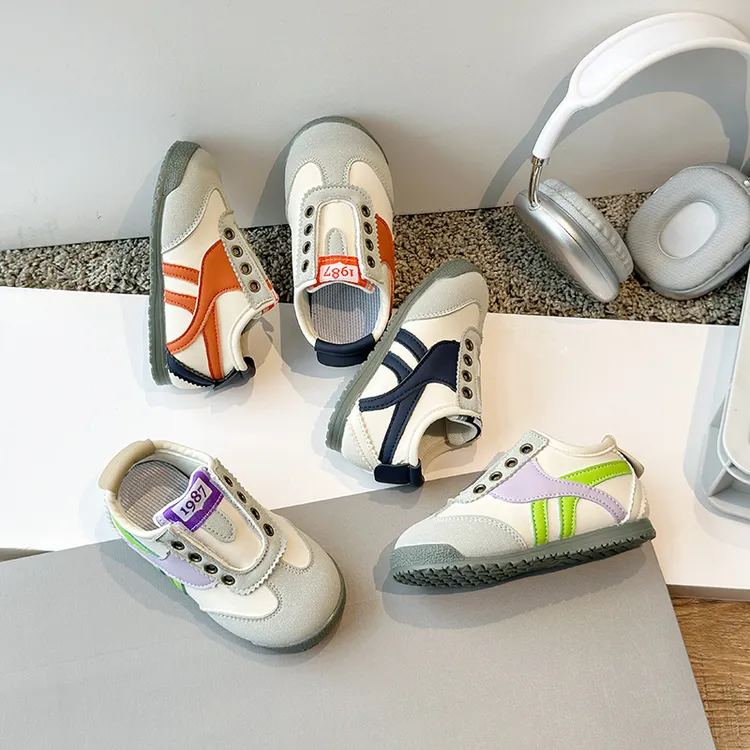 儿童运动鞋2025新款幼儿园室内宝宝鞋透气一脚蹬女童鞋软底男童鞋