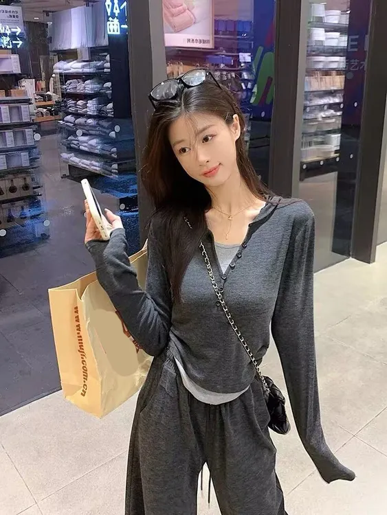 春秋款百搭老钱风女装针织衫套装韩版休闲运动轻奢时尚外穿三件套
