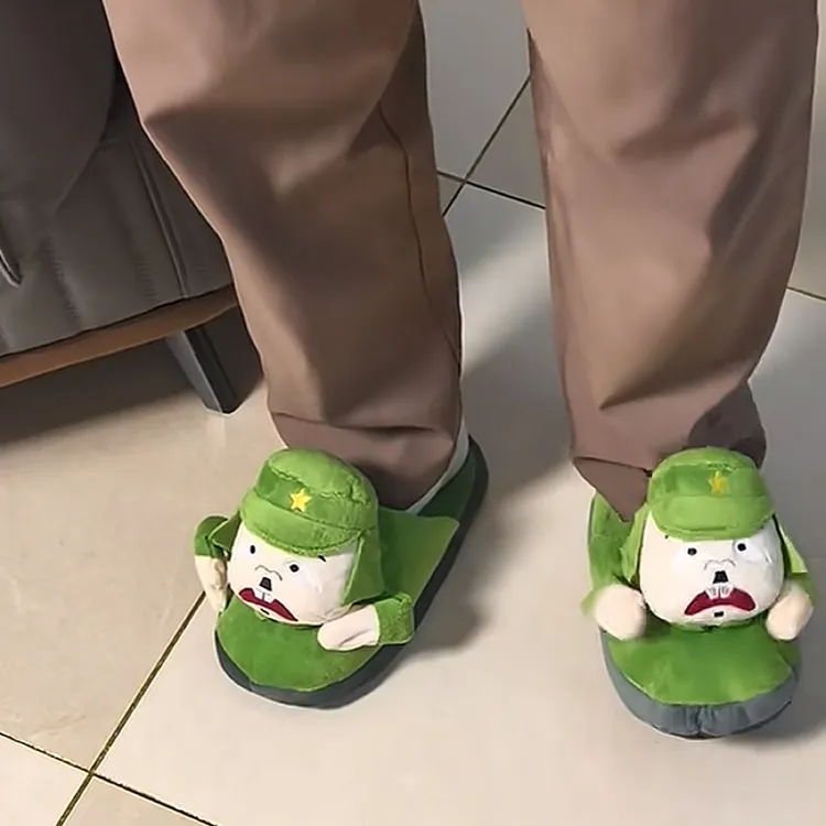 八嘎拖鞋小兵八嘎棉拖鞋举起手来道歉小胖兵鞋摆手爆款礼物