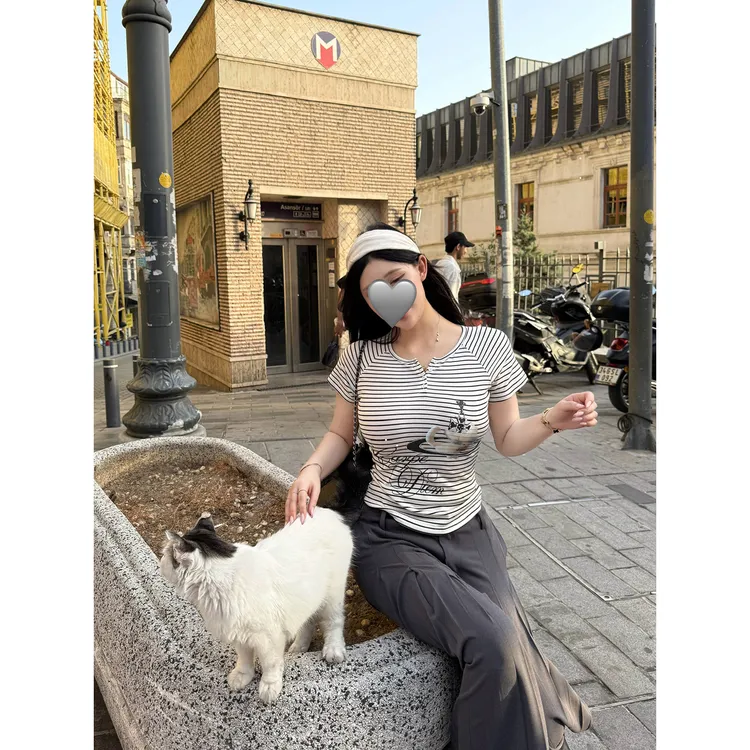 黑泽玄七钟爱小猫T夏季大码遮肉显瘦修身不规则天丝T桖女