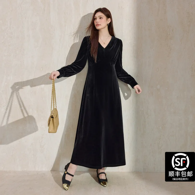 蓝语大码女装法式高级赫本风V领丝绒连衣裙2025新款a字收腰长裙