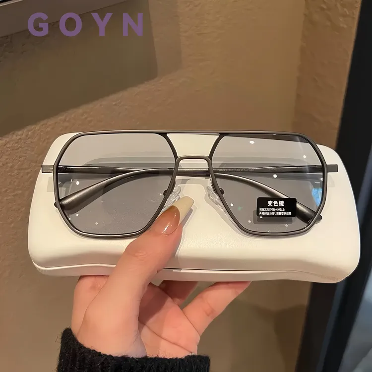 GOYN高级感墨镜日夜两用偏光变色太阳镜开车钓鱼专用眼镜网红潮流