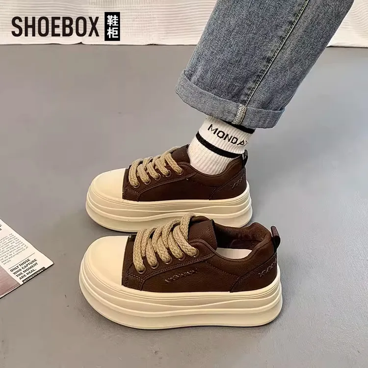 达芙妮旗下鞋柜松糕厚底面包鞋小白鞋女2025秋冬爆款增高休闲板鞋