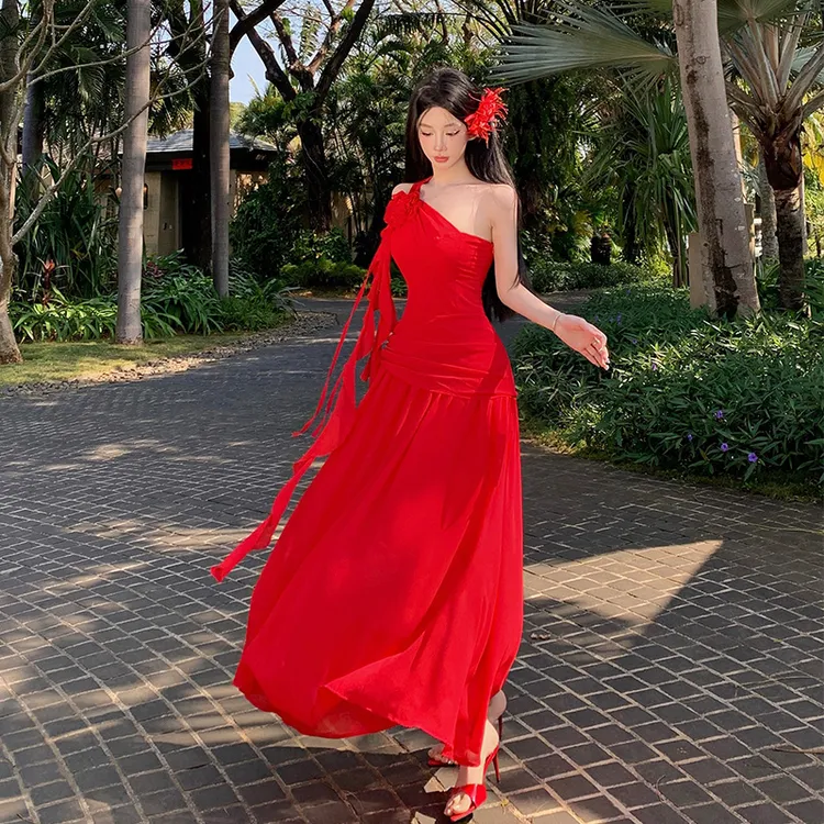 纯欲风性感辣妹斜肩垂坠感长裙女夏季旅游拍照海边度假红色连衣裙