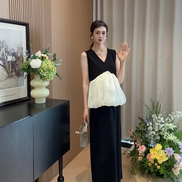 Zoey孕妇装［黑天使］夏季设计款拼假花苞上衣显瘦孕妈半裙套装