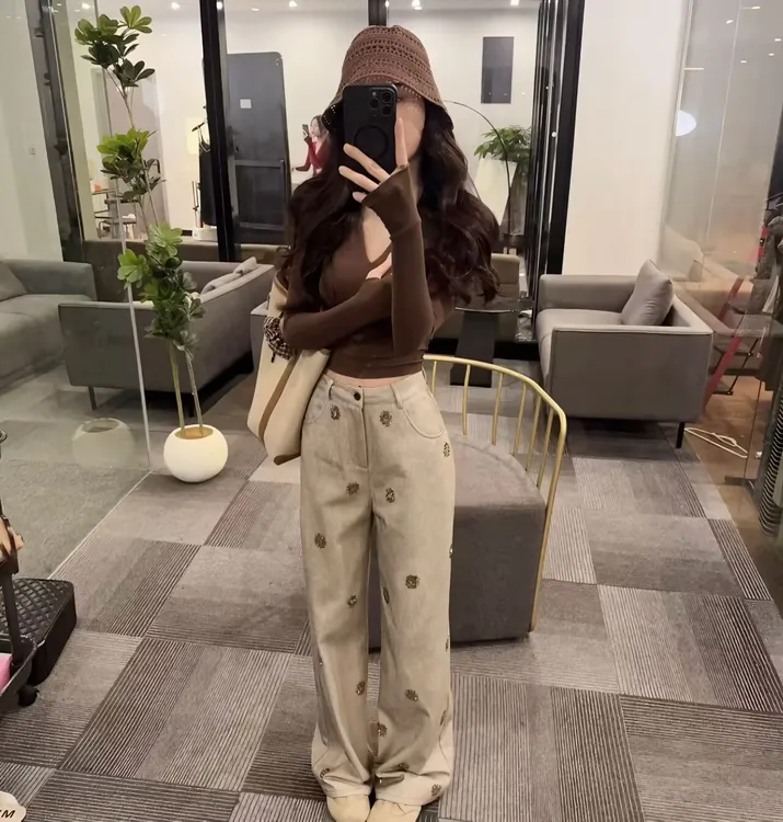 秋季时尚套装女辣妹T恤V领上衣穿搭烫钻阔腿裤显瘦气质轻奢两件套