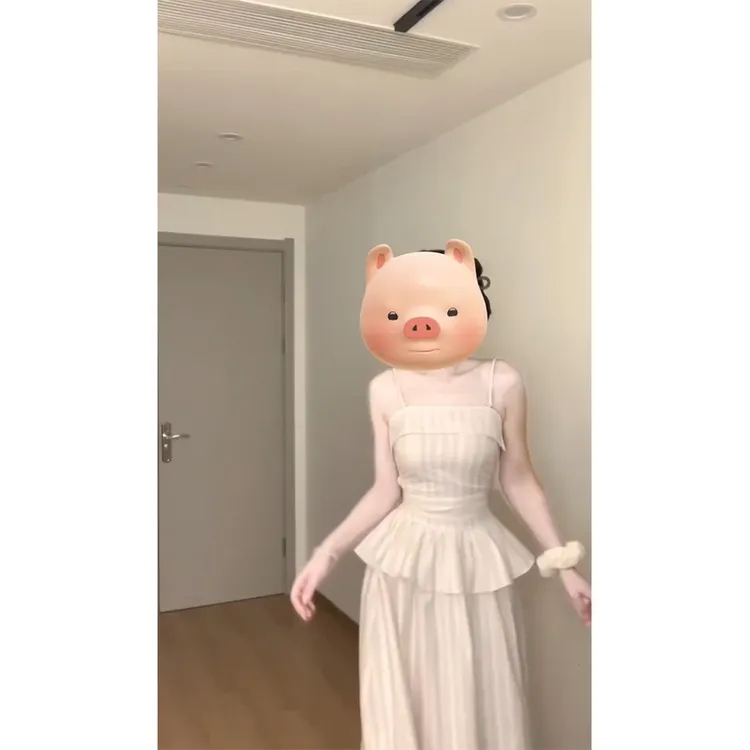 富家千金感温柔风粉色吊带连衣裙设计感小众气质收腰显瘦礼服裙夏