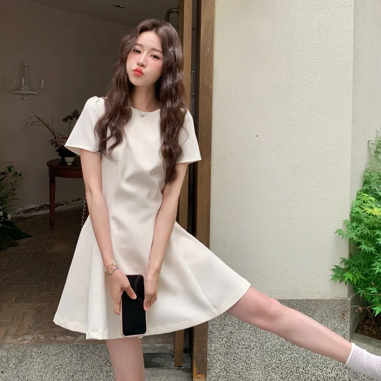 法式名媛连衣裙女夏季2025新款小个子高级感气质收腰显瘦A字短裙