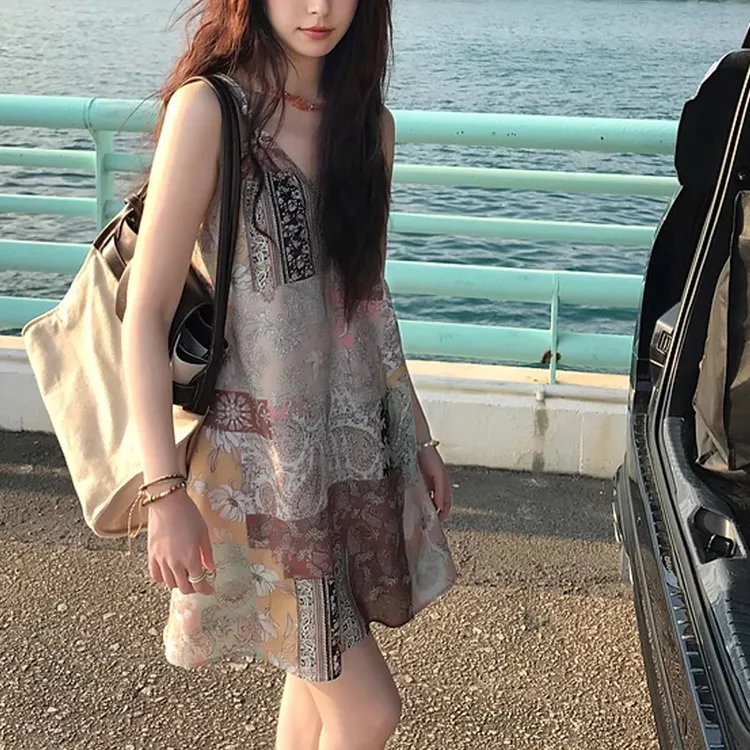 莱赛尔天丝亚麻领连衣裙2025夏浪漫印花拼色感假日扭结吊带裙女