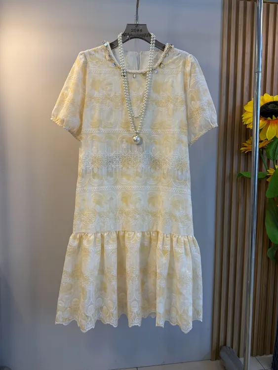 百搭减龄提花中长裙欧货2025春夏品镂空刺绣泡泡袖圆领贝壳连衣裙