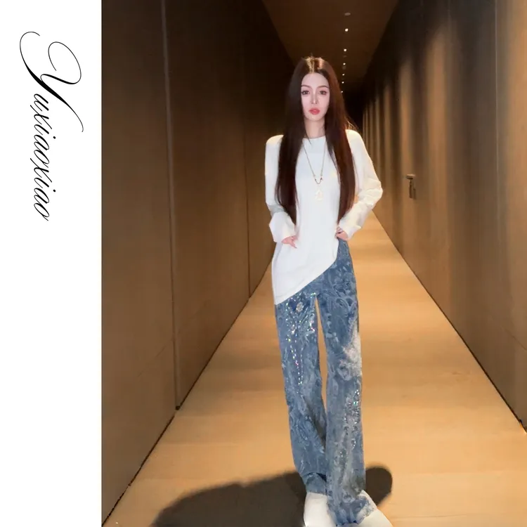 余潇潇【浮雕艺术】棉混纺复古满幅佩斯利花纹提花宽松直筒牛仔裤