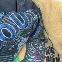 刺绣字母个性图案圆领卫衣