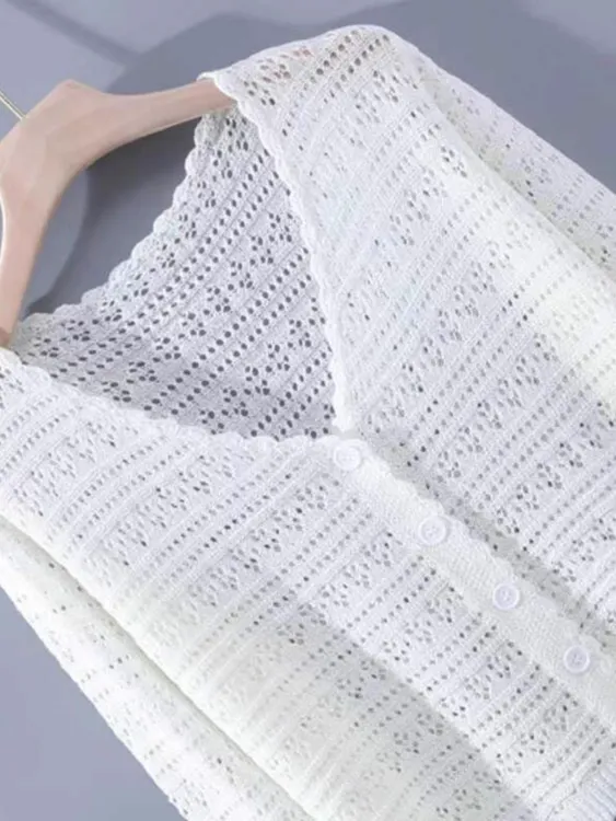 白色镂空针织开衫女薄款长袖冰丝披肩外搭配吊带裙子空调衫上衣夏