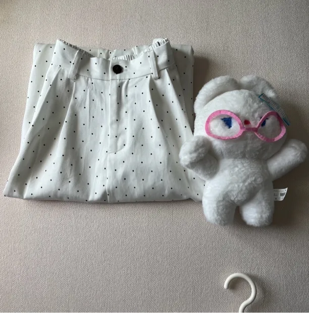 白色波点半身长裙时尚