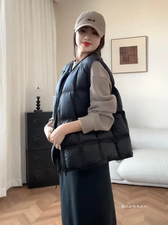 韩版设计感白鸭绒马甲女爆款秋冬新款短款宽松保暖无袖坎肩外套潮