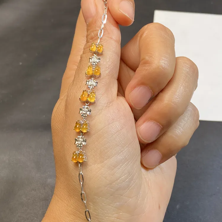 18k镶钻高冰黄翡小葫芦翡翠手链 种老色好 水润 上手大气