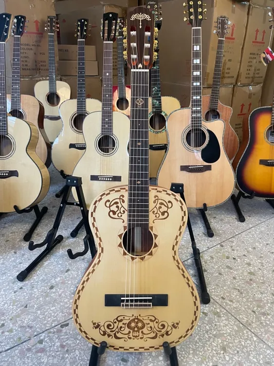 复刻环球寻梦记36寸跨界古典吉他 云杉桃花芯单板