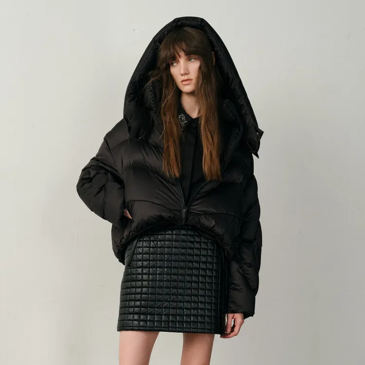 U/TI 纯色系细闪光泽感设计感云朵高充绒量连帽保暖短款羽绒服