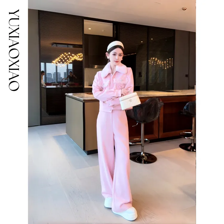 余潇潇【情动假日】含羊毛90绒短款小香羽绒服外套&宽松直筒裤