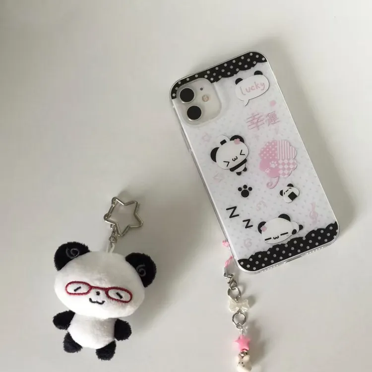 ins风小众幸运熊猫适用苹果16Promax大孔手机壳vivo华为oppo小米