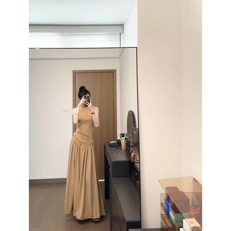 法式气质时尚感简约无袖上衣女2025夏季新款宽松百搭半身裙两件套